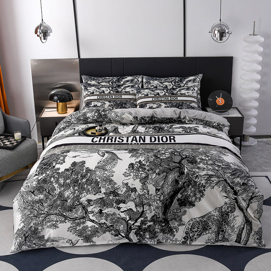 Four piece bedding set with double-sided velvet